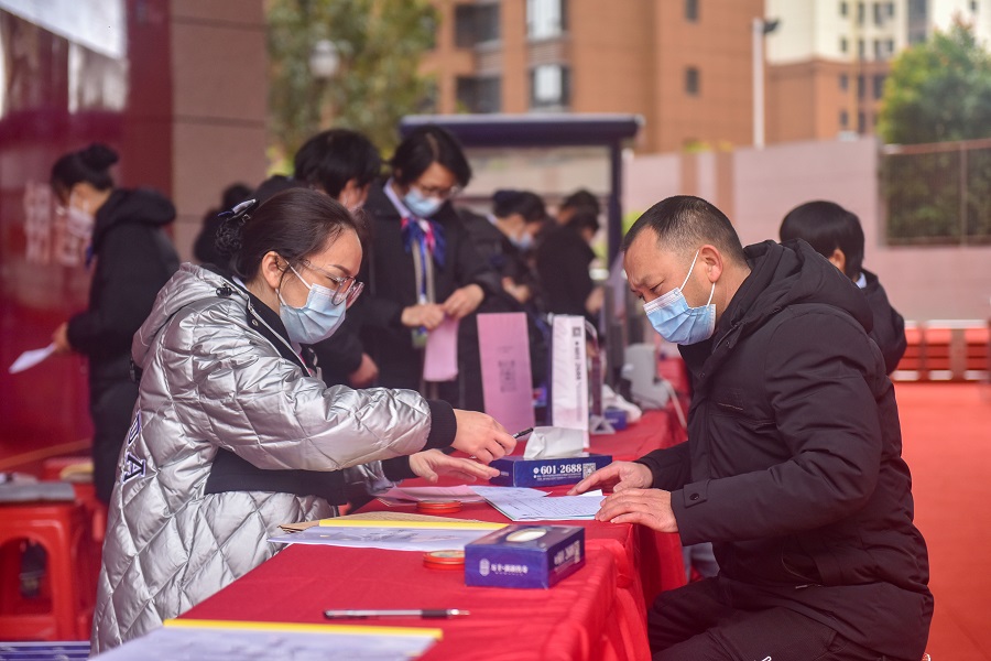 万丰地产(chǎn)公(gōng)司“万丰•新(xīn)新(xīn)传奇”项目二期如期交付使用(yòng)